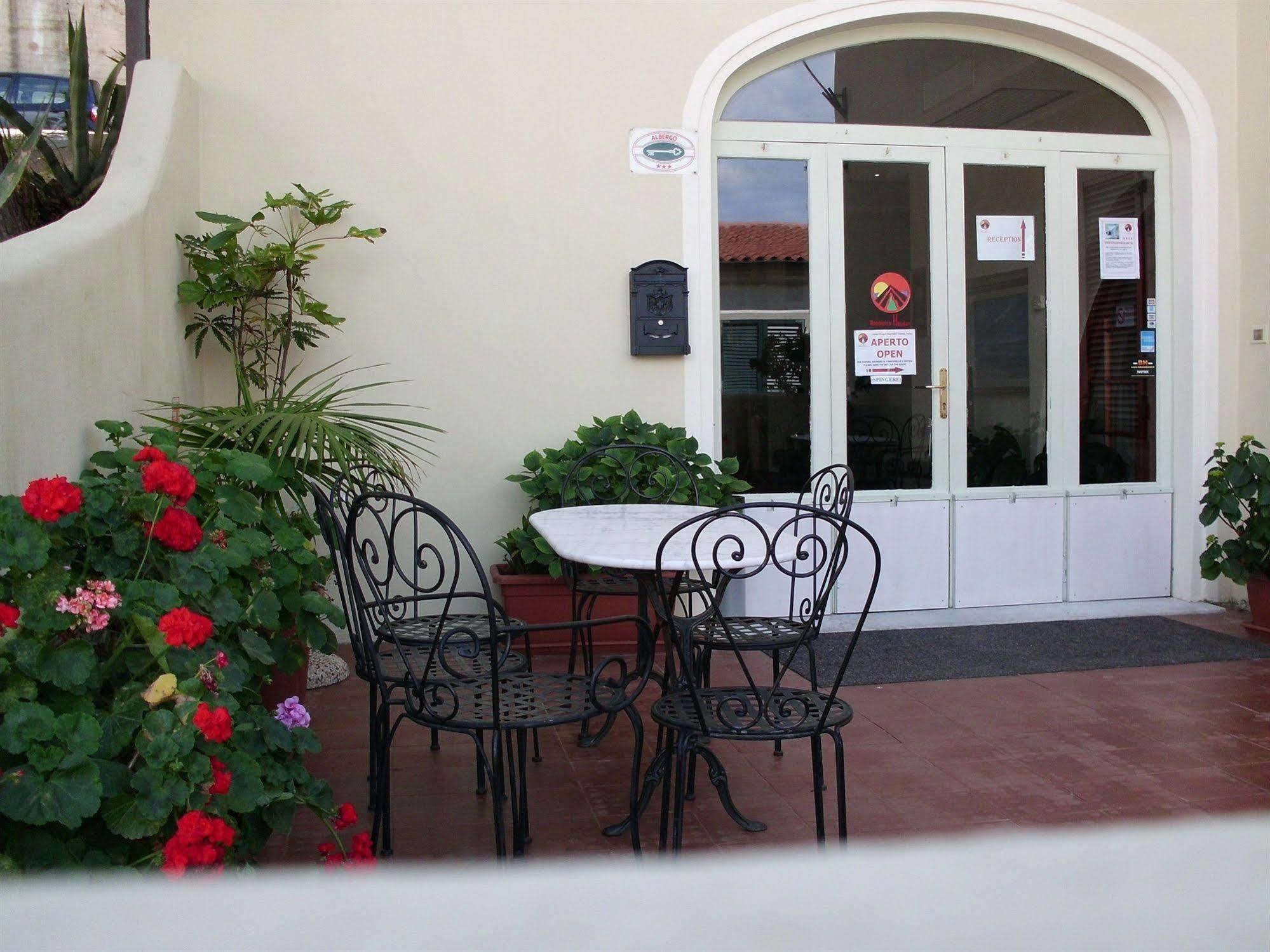 Hotel Piccada Palau Exterior foto